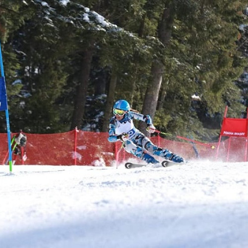 Campionatul național de schi alpin se desfășoară la Poiana Brașov