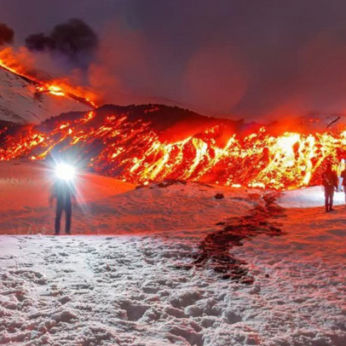 Comportamentul periculos al turiștilor pe Muntele Etna