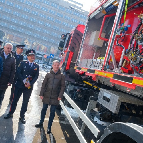 Primăria Brașov dotează ISU cu un echipament modern pentru stingerea incendiilor la vehicule electrice