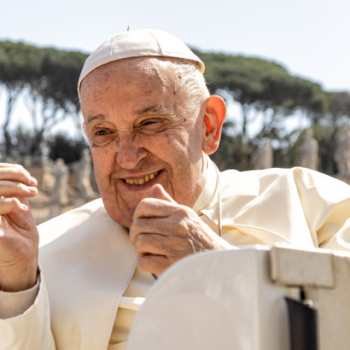 Papa Francisc prezintă îmbunătățiri în starea de sănătate