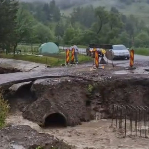 Un podet din Micfalau s-a surpat din cauza ploilor abundente