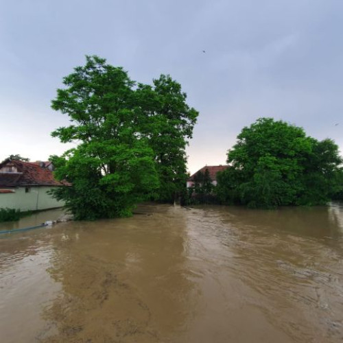 Inundații în Dumbravita sub avertizare de Cod Roșu
