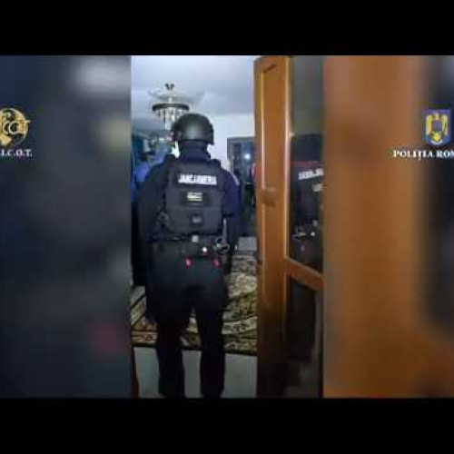 Polițiștii din Brașov rețin un bărbat pentru infracțiuni informatice și înșelăciune