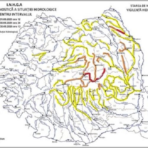 Hidrologii au emis o avertizare actualizată de cod roșu din cauza precipitațiilor intense și a riscului de inundații, potrivit site-ului newsbv.ro. Conform informațiilor, în urma prognozelor pentru următoarele 48 de ore și a situației actuale, patru județe se confruntă cu riscul unor scurgeri importante pe versanți și torenturi, precum și cu creșteri semnificative ale debitelor râurilor, fiind posibile inundații locale.