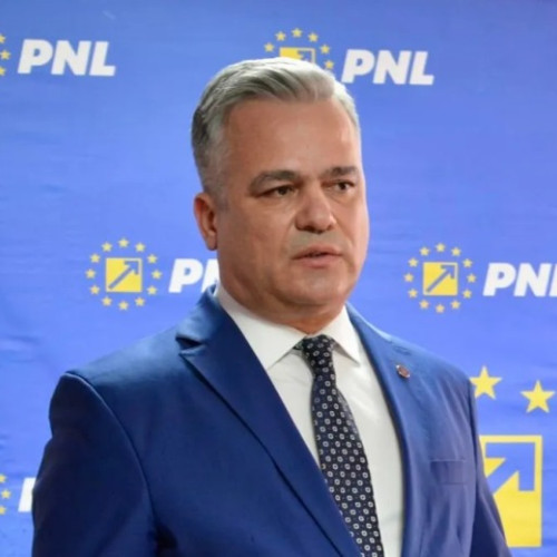 Adrian Veştea, favorit pentru una din cele 4 funcţii de prim-vicepreşedinte din PNL