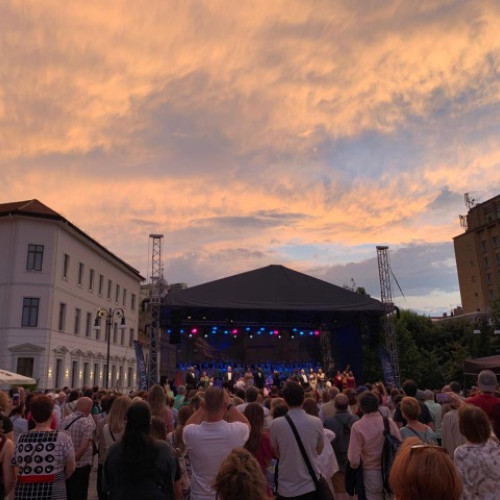 Opera Brașov Estival: 2 evenimente, la acest sfârșit de săptămână, în Piața Sfântul Ioan