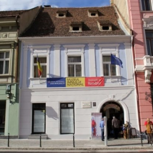 „Cercul magic al vieții” – Expoziție de artă plastică la Muzeul Casa Mureșenilor Brașov