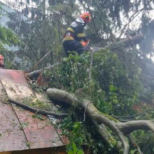Furtună la Sinaia – 14 persoane au fost asistate de echipajele medicale. 11 persoane au ajuns la spital
