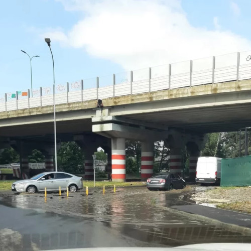 În așteptarea skate-park-ului, sub Pasajul Fartec s-a deschis o „piscină”