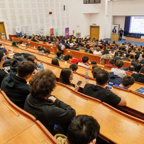 Premii pentru elevii de la Colegiul Național de Informatică Grigore Moisil din Brașov. „NutriCheck” – o soluție all-in-one pentru o nutriție echilibrată și un stil de viață sănătos. FlantFlow-o aplicație care ajută îngrijirea plantelor de interior