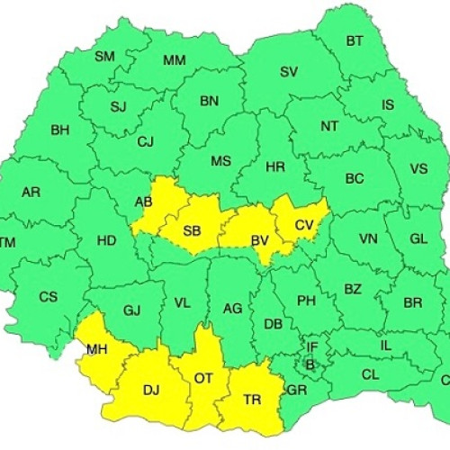 România, lovită de vijelii puternice: cod galben de vânt. Alertă de fenomene meteo periculoase