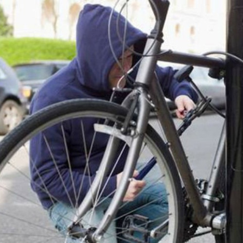 Bărbat reținut în Brașov. A furat o bicicletă din Piața George Enescu