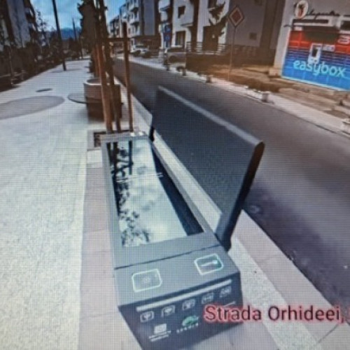 2 străzi din Ghimbav modernizate: Bănci smart, cu internet și panouri solare care-ți încarcă telefonul (VIDEO)