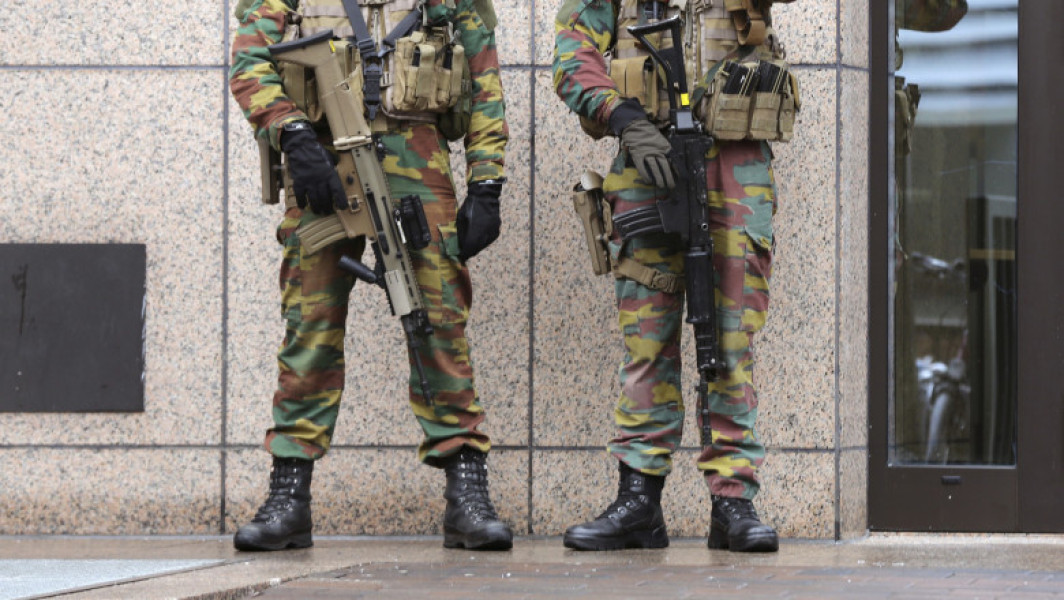 Belgia analizează trimiterea trupelor pe străzile Bruxelles-ului pentru a combate violența legată de droguri