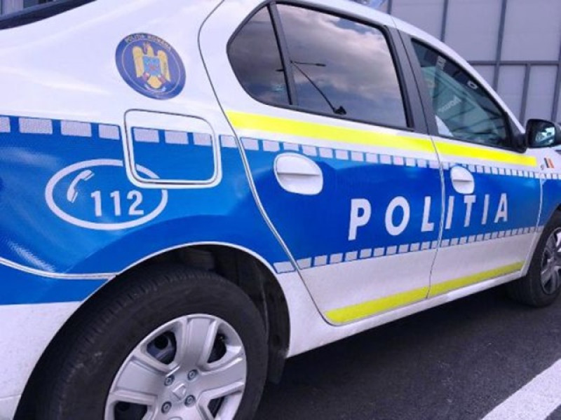 Șofer beat și fără permis, reținut de polițiști
