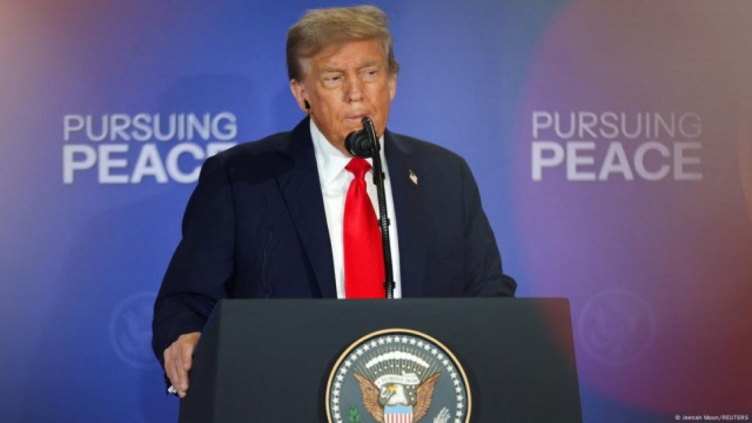 Trump cere țărilor NATO să oprească achizițiile de petrol rusesc